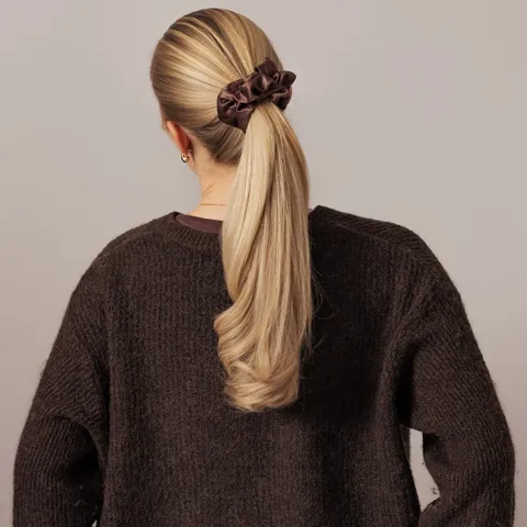 Seidenscrunchie Fluffig – Schokobraun