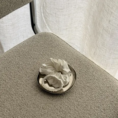 Seidenscrunchie Fluffig - Weiß