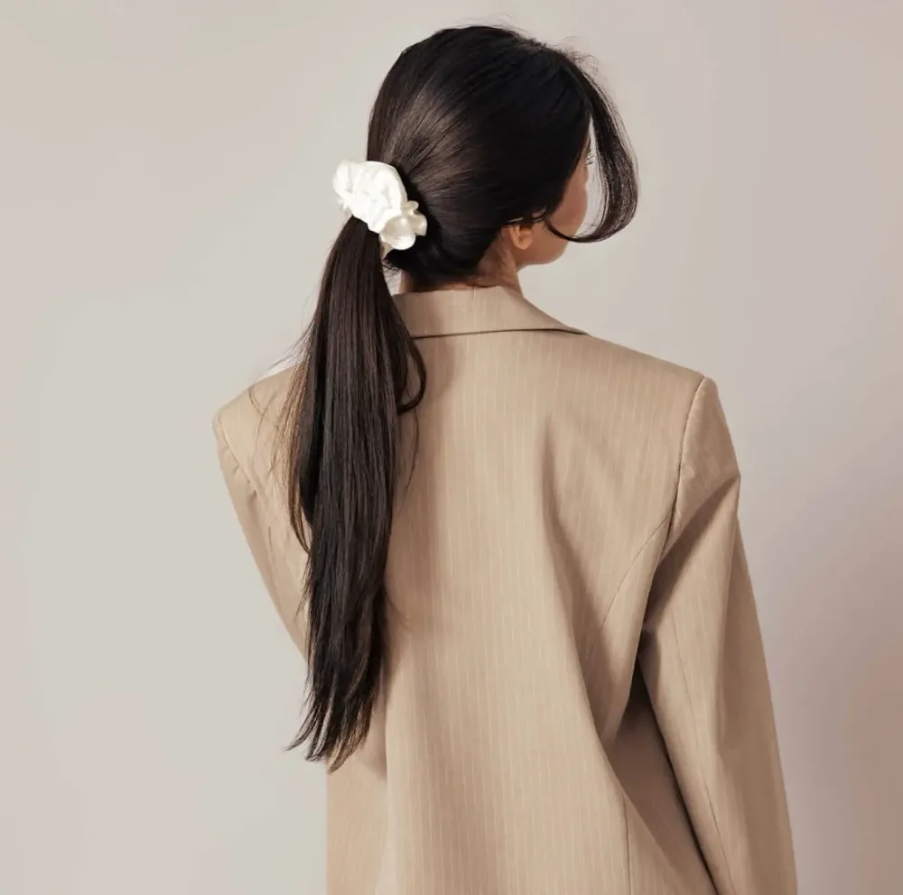 Seidenscrunchie Fluffig - Weiß
